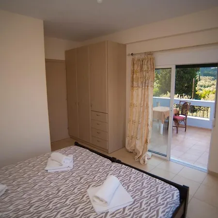 בית נופש Eyanthia House *